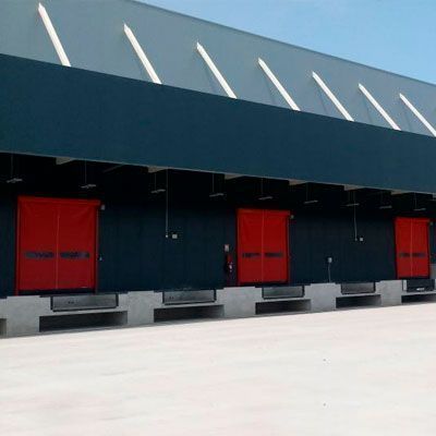plataforma niveladora hidráulica andén de carga